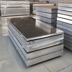 صفحه فلز آلومینیوم نقره ای 500-6000mm طول تکنولوژی پردازش رولینگ گرم